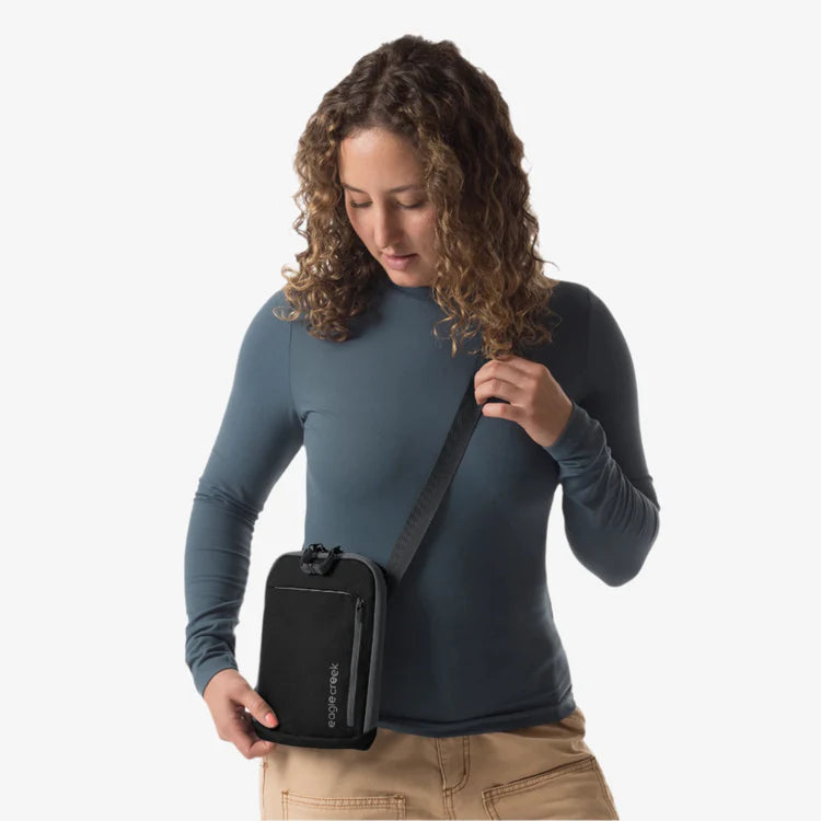 Eagle Creek Stash RFID Crossbody - Black
