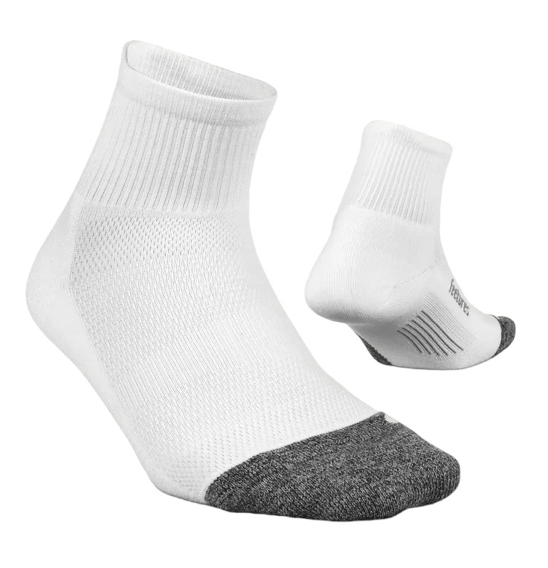 Feetures Elite Light Cushion Quarter Socks