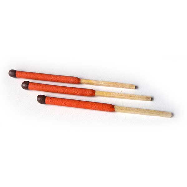 stormproof_matches_2_R6G15FPDCDIW.jpg
